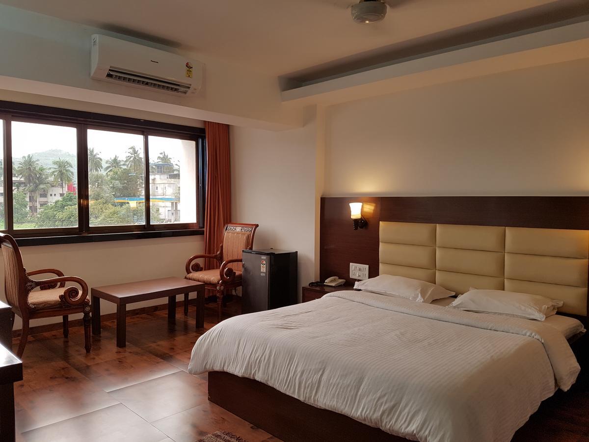 Bisu Hotel & Resorts Khed  Exterior foto